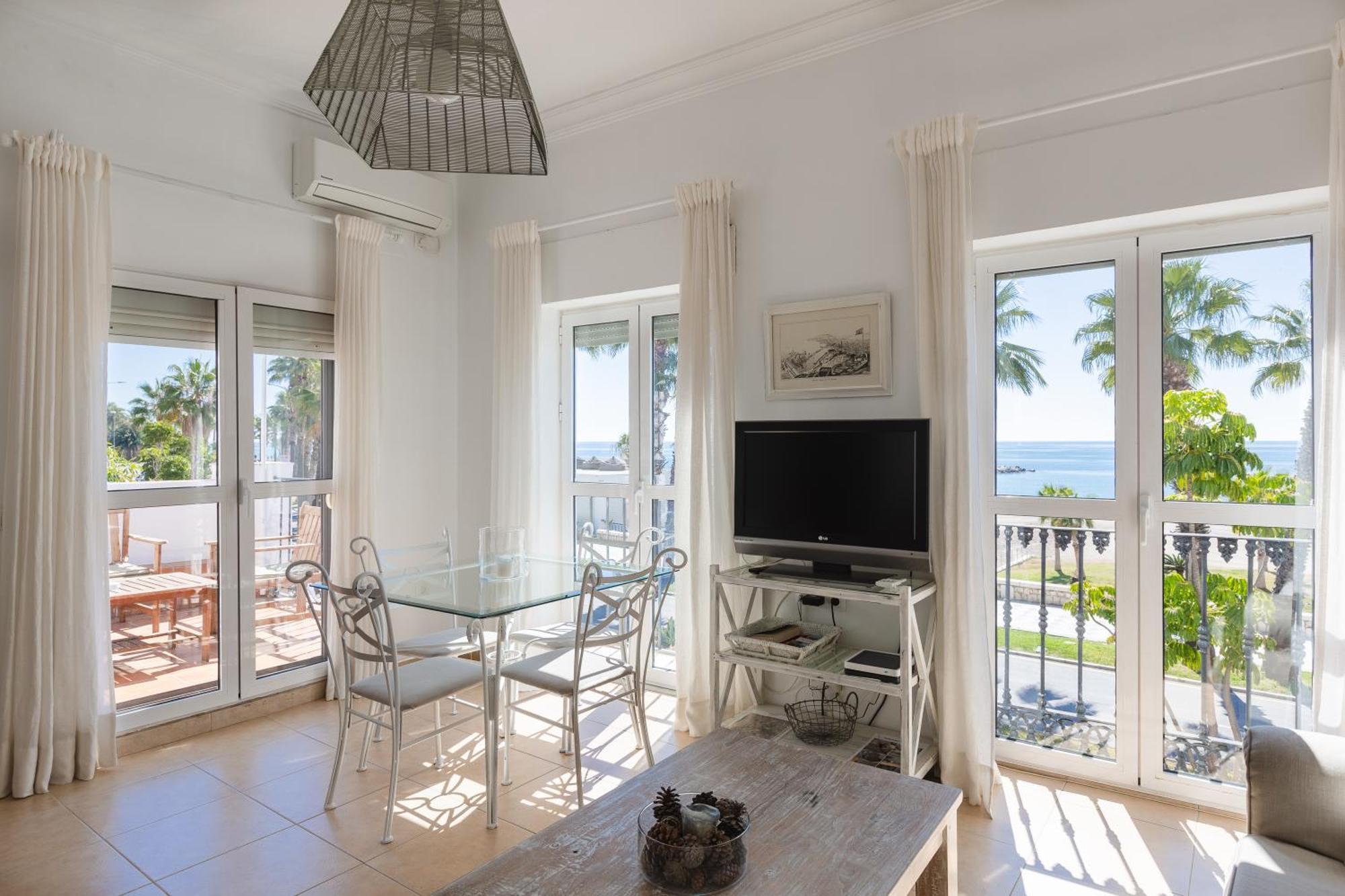 Apartamento Con Encanto En Primera Linea De Playa Málaga Eksteriør billede