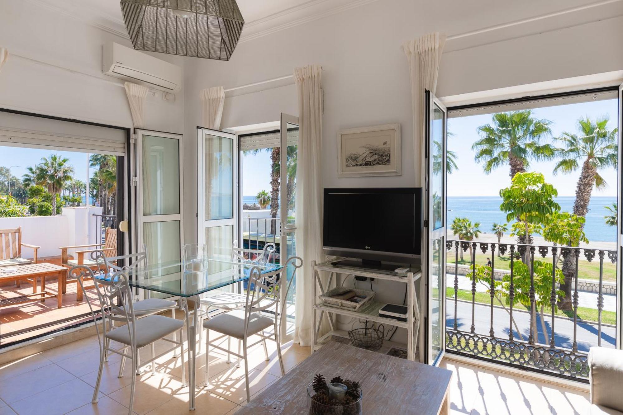 Apartamento Con Encanto En Primera Linea De Playa Málaga Eksteriør billede